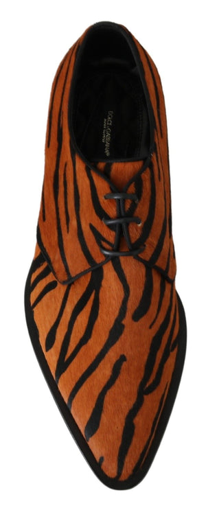Orange Pony Haar Formal Kleid Broque Schuhe