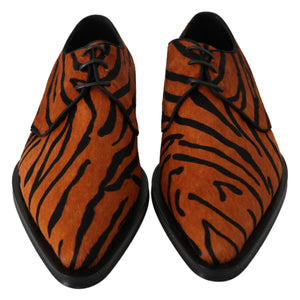 Orange Pony Haar Formal Kleid Broque Schuhe