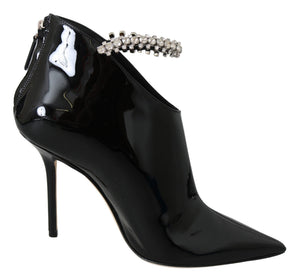Elegante schwarze Lackstiefel mit Absatz