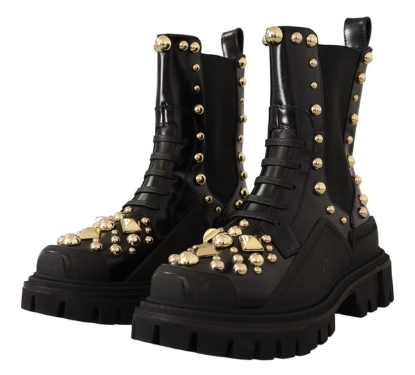 Schwarze Nietenstiefel aus Leder