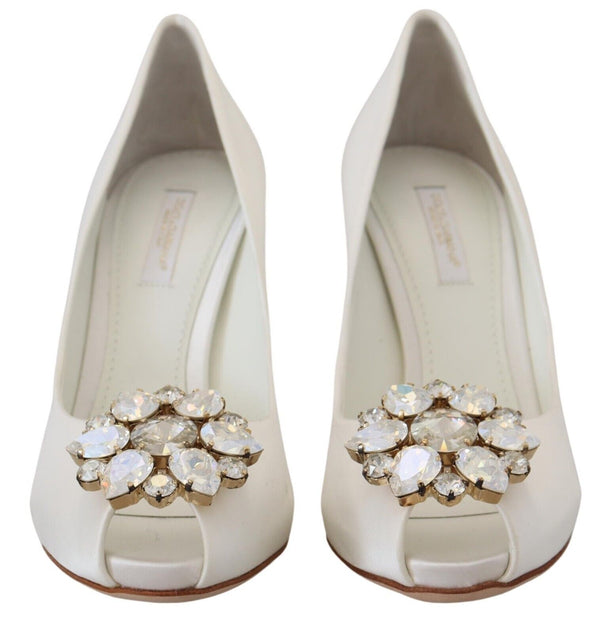 Satin Pumps mit weißem Kristall-Absatz