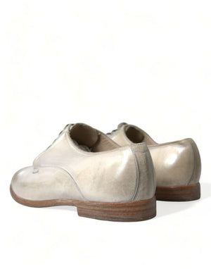 Weiße Derby-Schuhe aus Leder im Used-Look