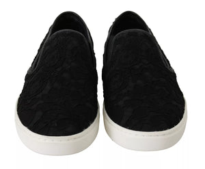 Flache Slip-On-Sneakers aus schwarzem Spitzenleder mit Logo
