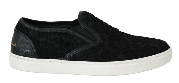 Flache Slip-On-Sneakers aus schwarzem Spitzenleder mit Logo