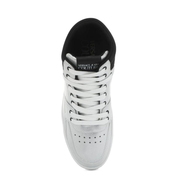 Graue Polyethylen-Sneaker