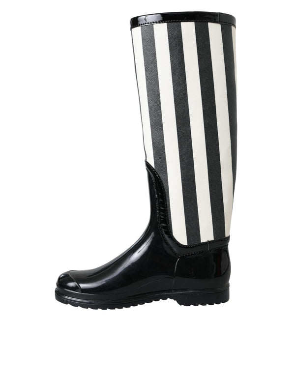 Schwarze kniehohe flache Gummistiefel Schuhe