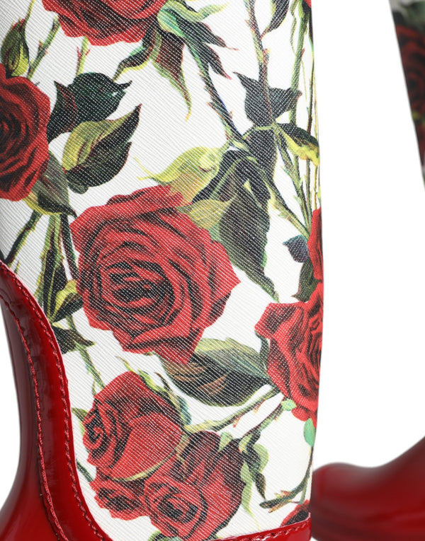 Rote geblümte kniehohe flache Gummistiefel Schuhe