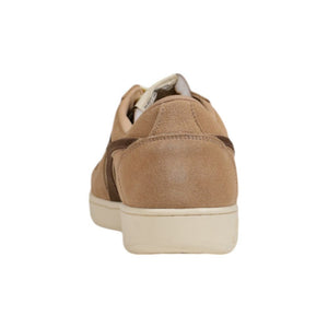 Beige Wildleder-Sneaker im Low-Top-Stil