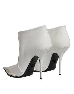 Weiße Kunstlederstiefelette mit Perlenbesatz Schuhe