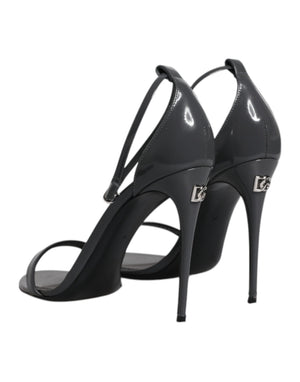 Graue Leder Knöchelriemen Absatz Sandalen Schuhe
