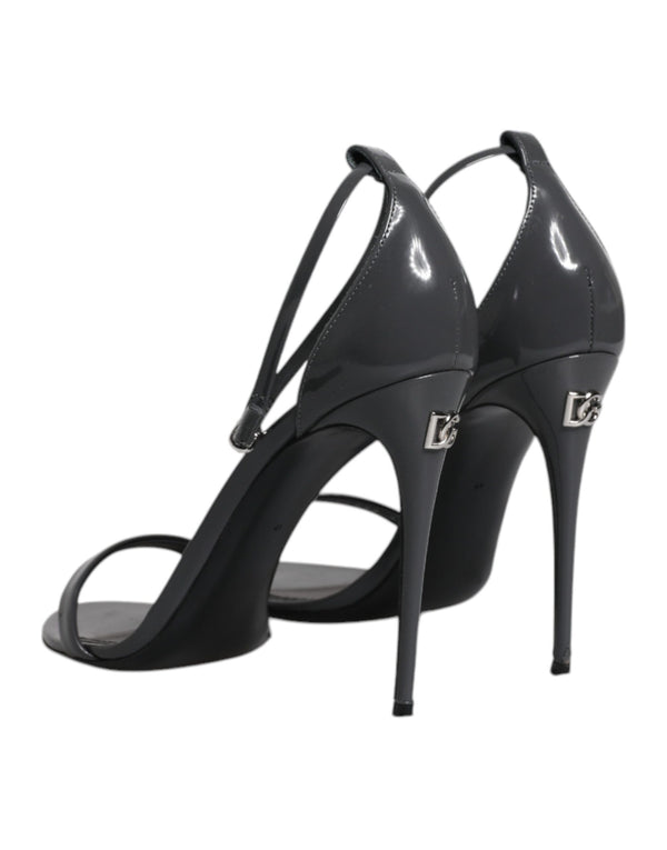 Graue Leder Knöchelriemen Absatz Sandalen Schuhe