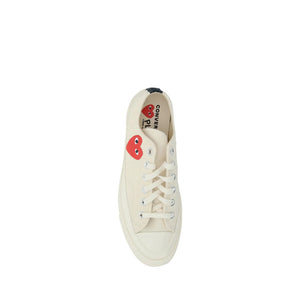 Weiße Gummisohle Sneakers mit niedrigem Schnitt