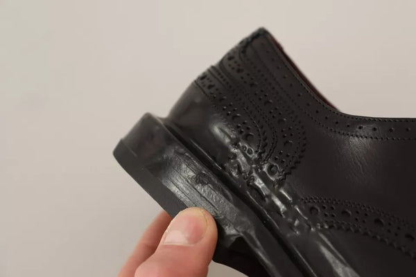 Schwarze perforierte Leder Schnürschuhe Derby