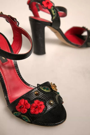 Schwarze geprägte Nelkensandalen Schuhe mit Absatz