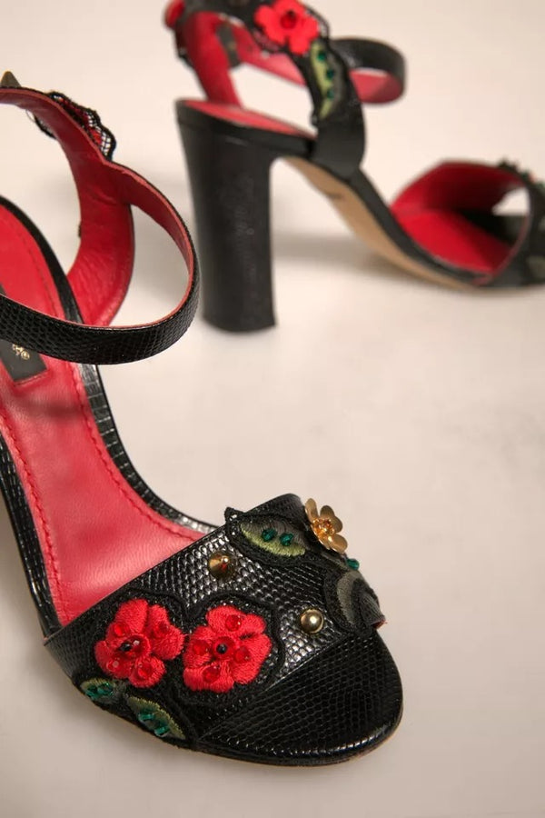 Schwarze geprägte Nelkensandalen Schuhe mit Absatz