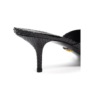 Sandalen mit Schlangenhaut-Print und Plateauabsatz in Schwarz