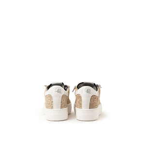 Beigefarbene Leder-Sportschuhe