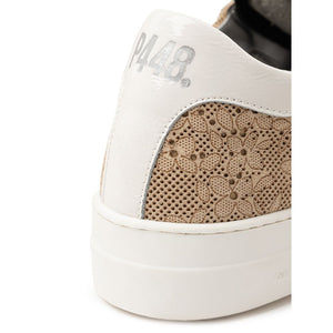 Beigefarbene Leder-Sportschuhe