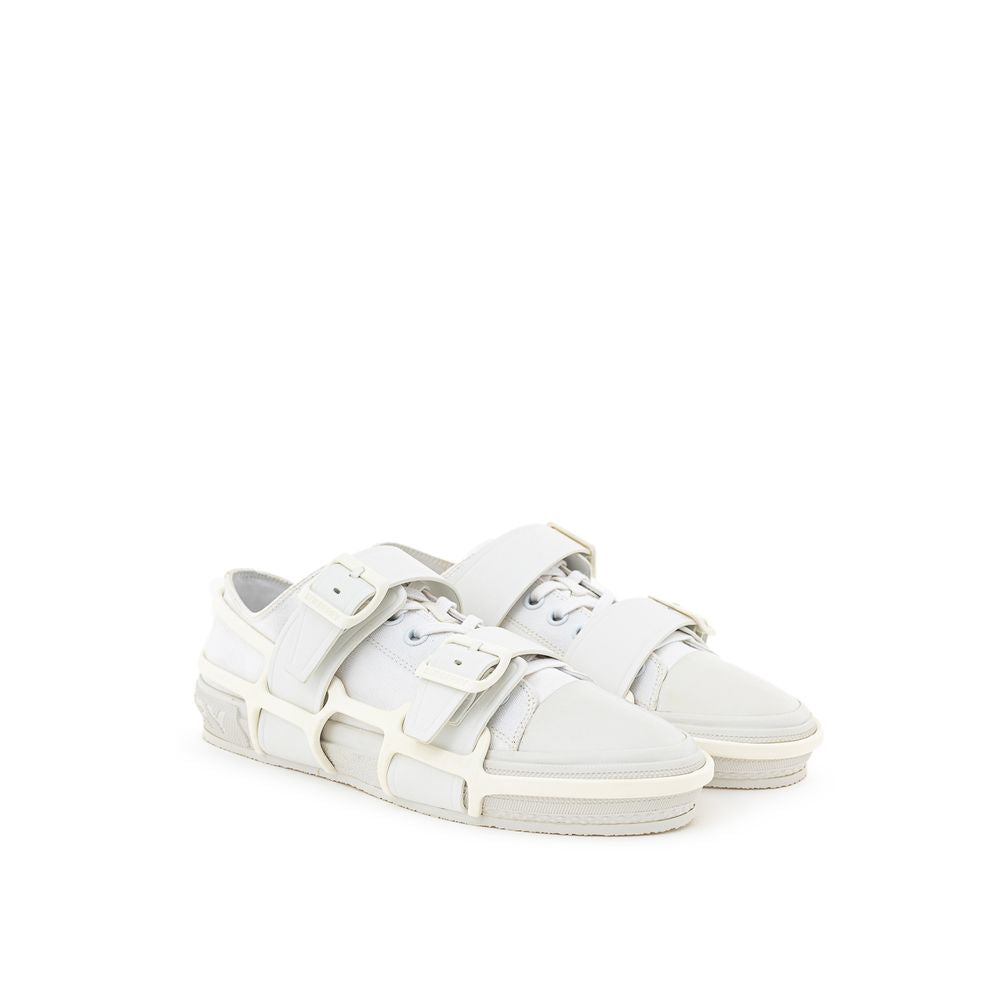 Weiße Baumwoll-Sportschuhe