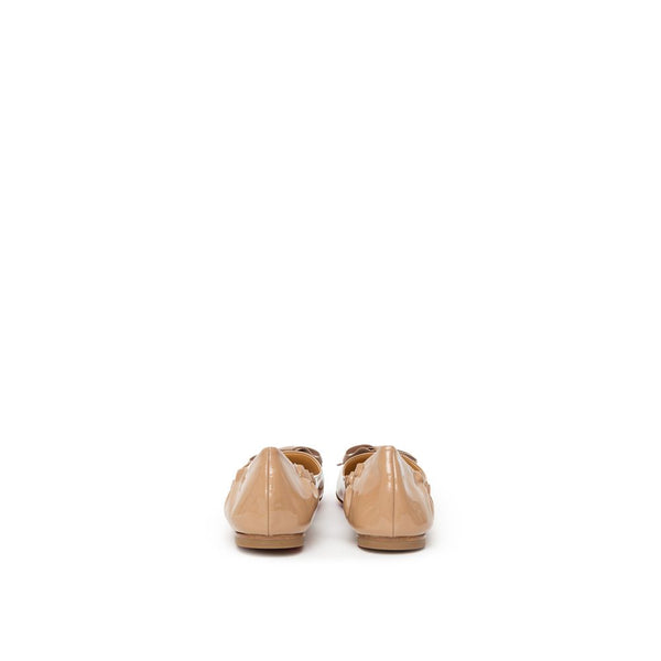 Beige Lackleder-Ballerinas