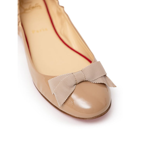 Beige Lackleder-Ballerinas
