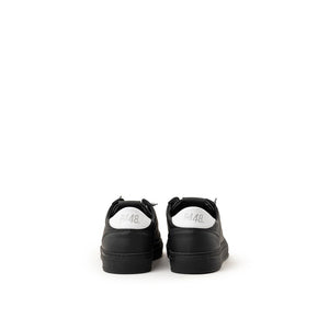 Schwarze Leder-Sportschuhe
