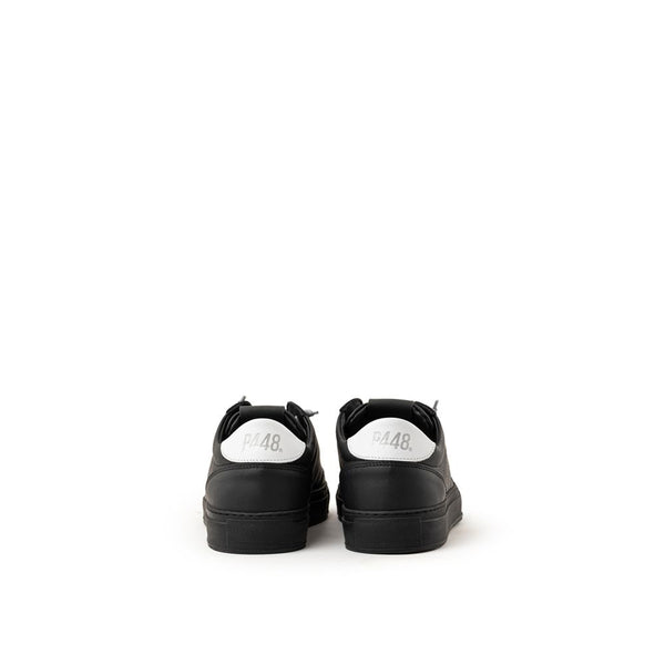 Schwarze Leder-Sportschuhe