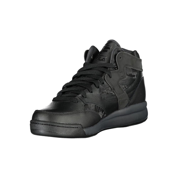 Sportliche High-Top-Sneakers mit kontrastierenden Details