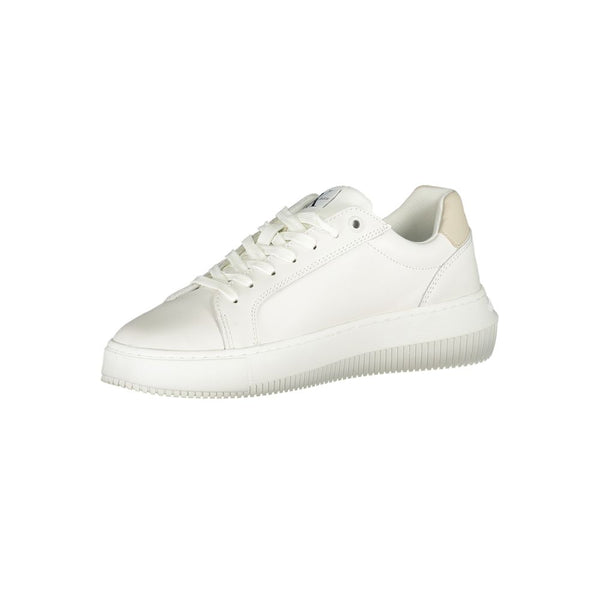 Schicke weiße Schnürsenkel-Sneakers mit kontrastierenden Details