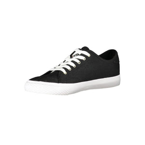 Schlanke schwarze Sportschuhe mit Schnürung