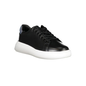 Schicke kontrastierende Schnürsenkel-Sneakers