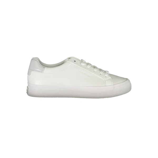 Elegante weiße Sneakers mit kontrastierender Verzierung