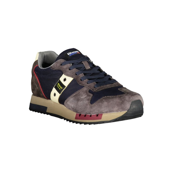 Schlichte blaue Designer-Sneakers mit kontrastierenden Akzenten