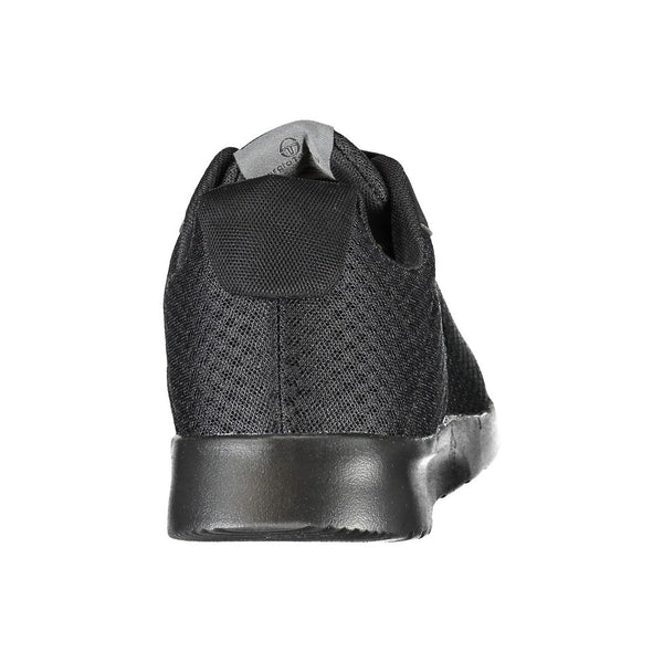 Schlichte schwarze Sneakers mit gesticktem Detail