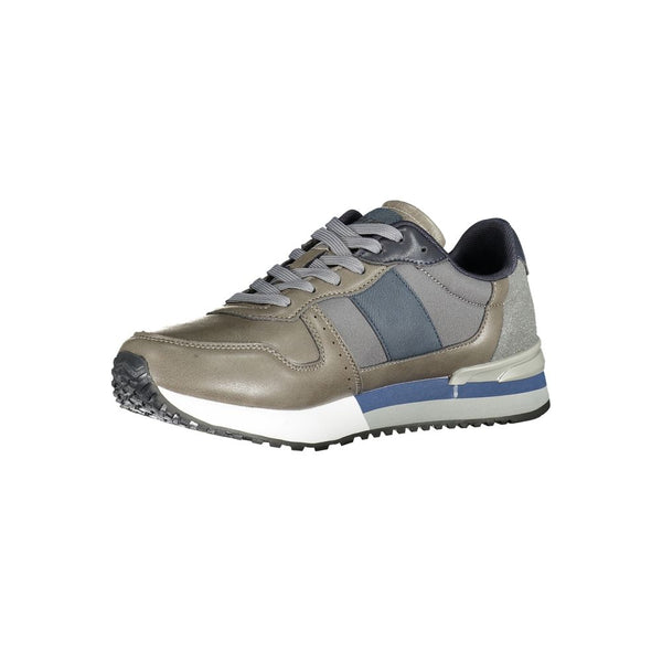 Flotte Sportschuhe mit kontrastierenden Details