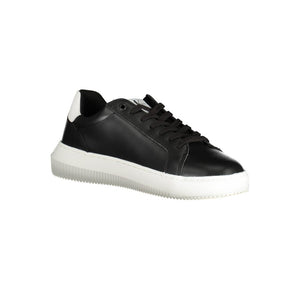 Glatte schwarze Sportschuhe zum Schnüren