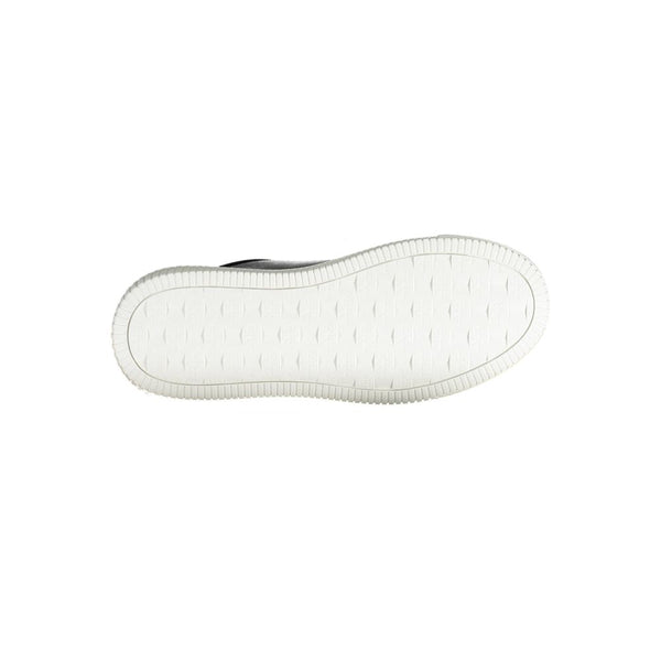 Glatte schwarze Sportschuhe zum Schnüren