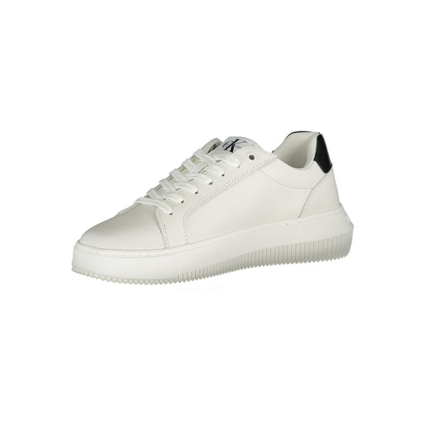 Eco-Chic Weiße Sneakers mit kontrastierenden Details