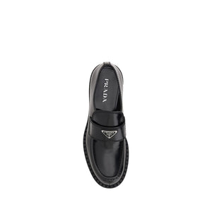 Elegante schwarze Plateau-Loafer aus Gummi
