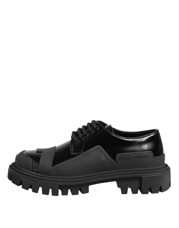 Trekking-Derby-Schuhe aus schwarzem Lackleder