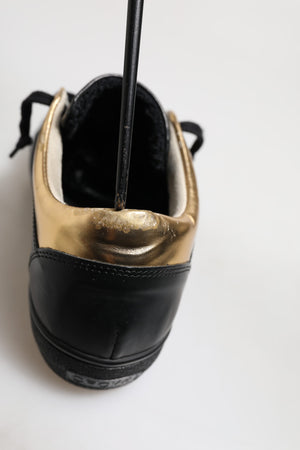 Schwarz Gold Lace Up Low Top Frauen Turnschuhe Schuhe