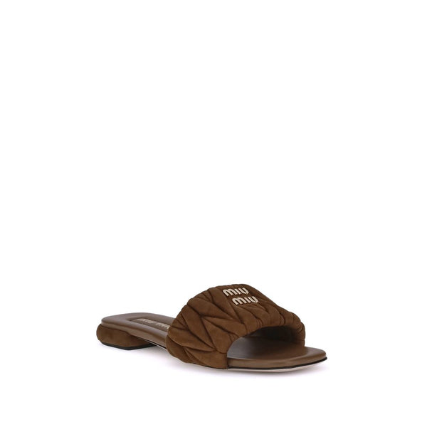 Schwarze Lamm-Ovis-Aries-Aries-Sandalen