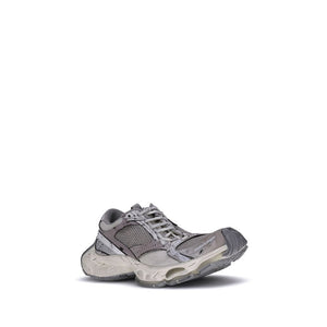Graue Polyethylen-Sportschuhe