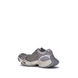 Graue Polyethylen-Sportschuhe