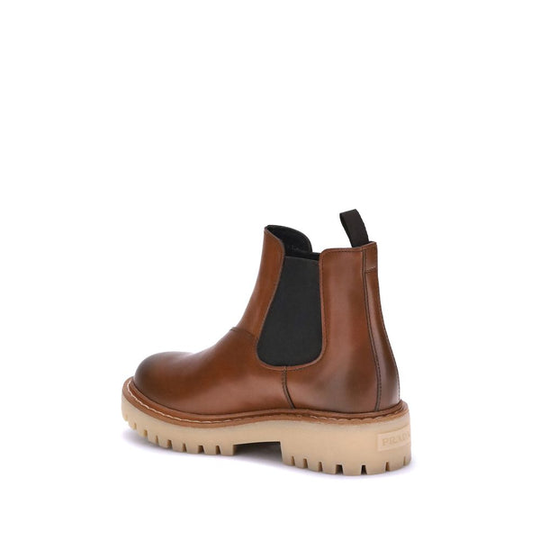 Braune Gummistiefel im Chelsea-Stil