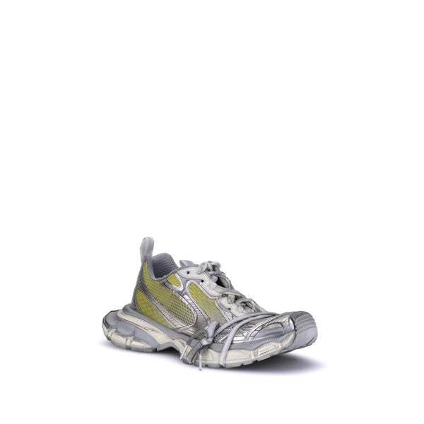 Gelbe Polyethylen-Sportschuhe