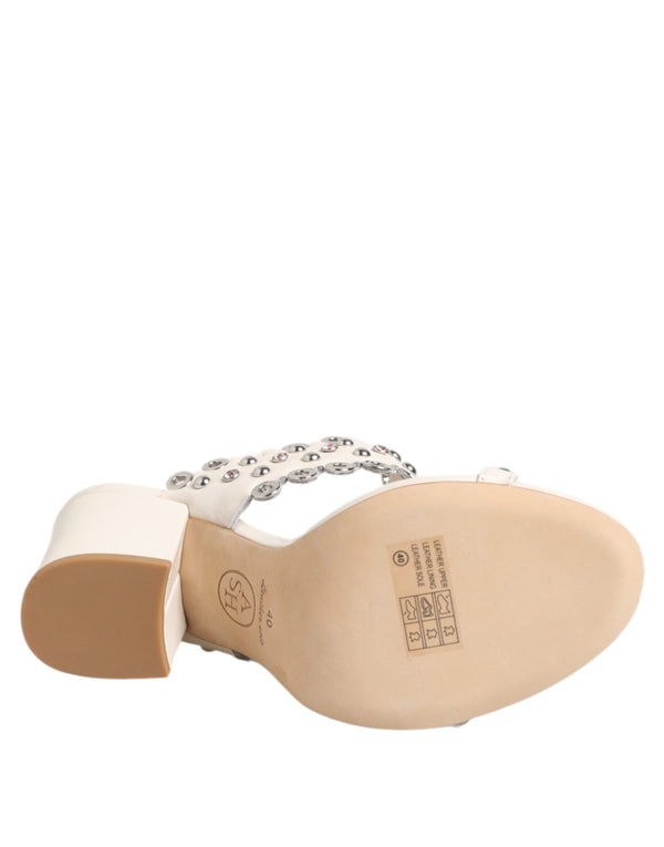 Weiße Blockabsatz-Sandalen mit Nieten-Viertelriemen Schuhe