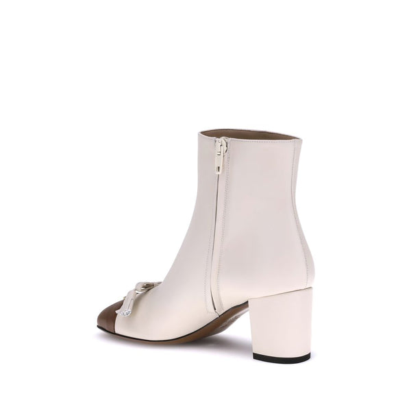 Cremefarbene Ziegenleder-Stiefeletten