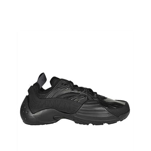 Schwarze Polyethylen-Sportschuhe