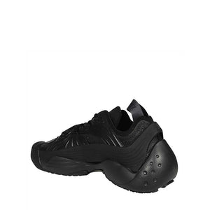 Schwarze Polyethylen-Sportschuhe